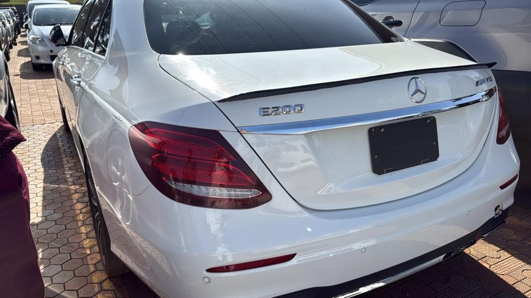 2015 Mercedes-Benz E 200